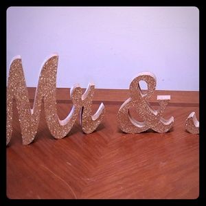 Wedding Mr & Mrs table signs